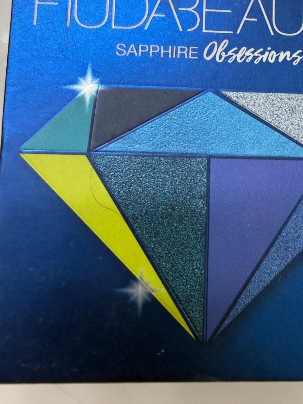 Huda Beauty Sapphire eyeshadow Pallette